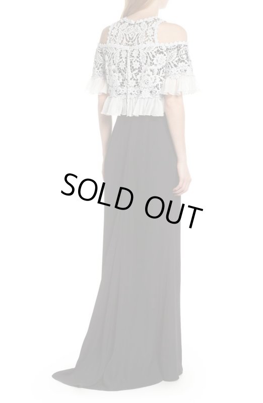 画像2: Tadashi Shoji タダシショージ　 コールドショルダークロッシェロングドレス　ブラック (2)