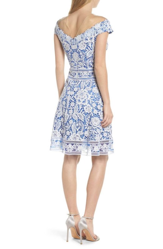 画像2: セール！【真野恵里菜さん着用】Tadashi Shoji  タダシショージ  Illusion Neck Crochet Lace Dress　ブルー (2)