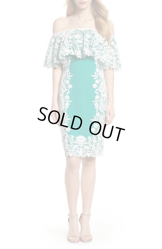 画像1: Tadashi Shoji タダシショージ　 オフショルダークロッシェレースドレス　グリーン系 (1)