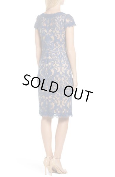 画像2: 【雑誌掲載】Tadashi Shoji  タダシショージ Corded Embroidery on Tulle Cap Sleeve Dress ウェッジウッド ブルー系 (2)