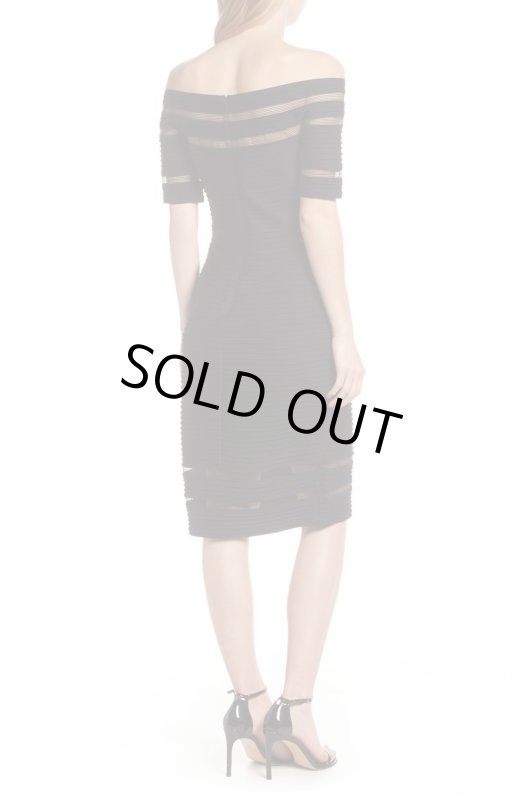 画像2: Tadashi Shoji  タダシショージ　オフショルダーピンタックドレス　 ブラック (2)