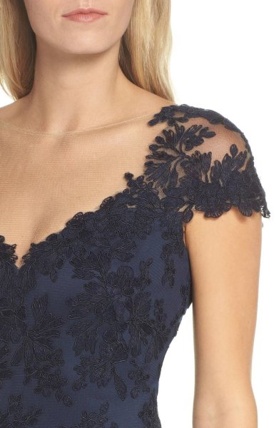 画像4: Tadashi Shoji  タダシショージ  Embroidered Corded Lace Gown ネイビー系 (4)