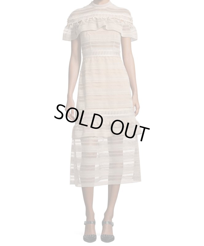 画像2: 再入荷、即発！【佐々木希さん着用】Self Portrait　セルフポートレート　Frill Yoke Cape Lace Midi Dress  12001 (2)