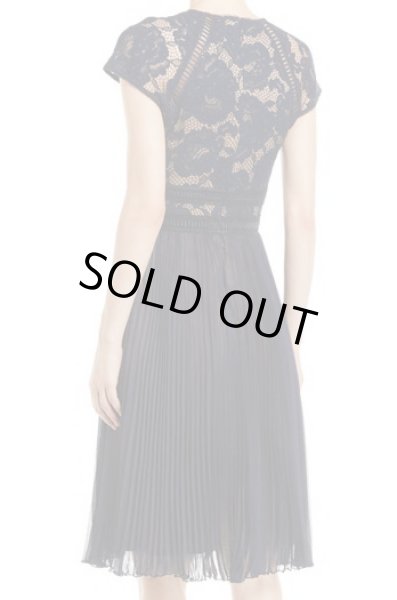 画像2: 【朝比奈彩さん、小西真奈美さん、阿部桃子さん着用】Tadashi Shoji タダシショージ Cap-Sleeve Lace Cocktail Dress ネイビー (2)