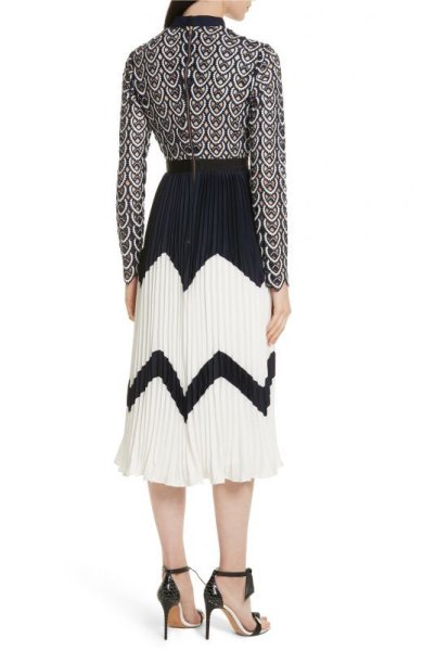 画像2: 【メーガン妃ご愛用】Self Portrait セルフポートレート  Sweetheart Crochet Pleated Midi Dress (2)