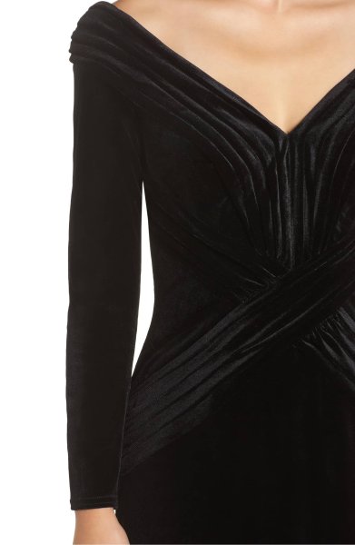 画像3: Tadashi Shoji タダシショージ   オフショルダーベルベットロングドレス ブラック (3)