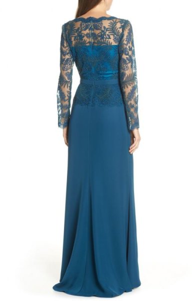 画像2: 期間限定セール!Tadashi Shoji タダシショージ  Lace & Crepe Long Sleeve Evening Gown ブルー系 (2)