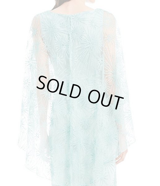 画像3: 再販売!【長澤まさみさん、高島礼子さん着用】Tadashi Shoji タダシショージ Embroidered Cape Gown ブルー系  61201 (3)