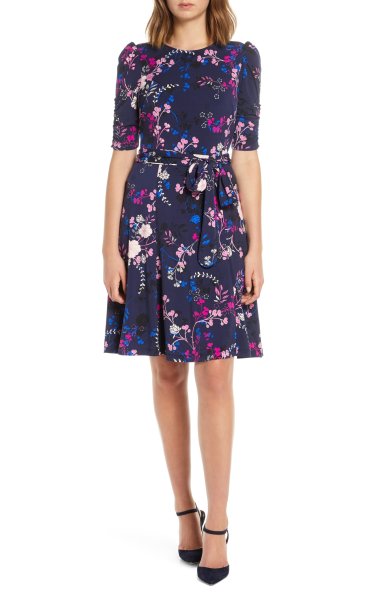 画像1: 【Kristen Welker 着用】Eliza J  Floral Print Ruched Sleeve Fit & Flare Dress (1)