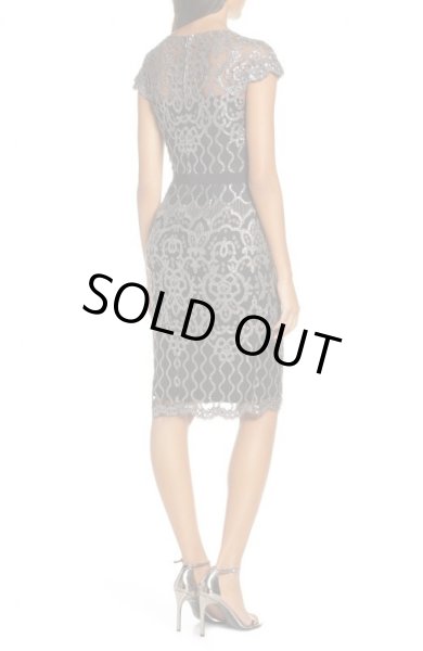 画像2: 【恋する母たち、吉田羊さん着用】Tadashi Shoji  タダシショージ スパンコールレースシースドレス  ブラック系 (2)