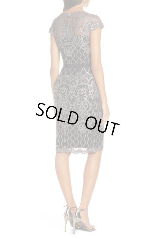 画像2: 【恋する母たち、吉田羊さん着用】Tadashi Shoji  タダシショージ　スパンコールレースシースドレス  ブラック系 (2)