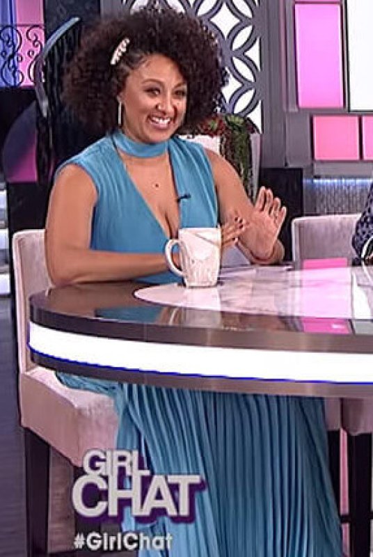 画像4: 【ニッキーヒルトン、Tamera Mowry着用】Alice + Olivia アリスアンドオリビア　Joleen Pleated Midi Dress  12117 (4)