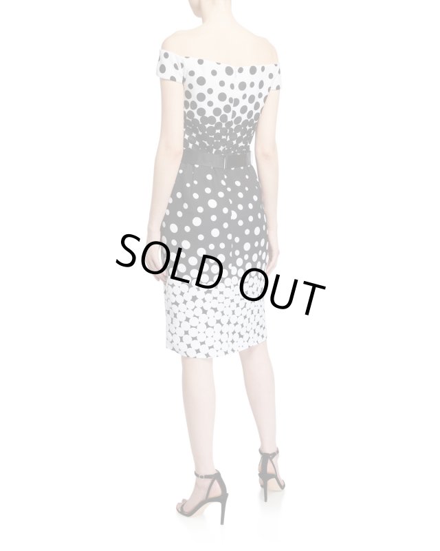 画像3: Tadashi Shoji タダシショージ  ドット柄オフショルダードレス　ブラック、ホワイト (3)