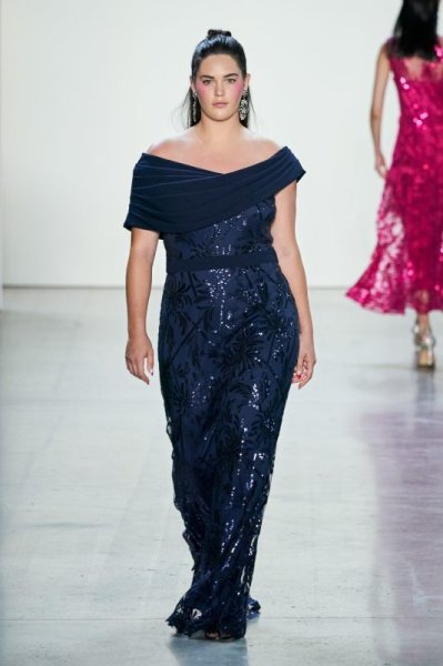 画像4: 半額以下!【アンミカさん着用】Tadashi Shoji タダシショージ  Chiaki Crepe Textured Gown  ネイビー (4)