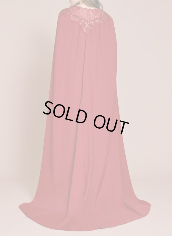 画像2: 期間限定セール！Tadashi Shoji タダシショージ  SHYAM ケープ付きロングドレス　レッド (2)