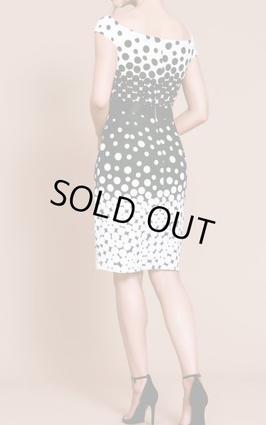 【美品】TADASHI SHOJIタダシショージ　ドット柄オフショルドレス ⁡ Tadashi Shoji タダシショージ ドット柄オフショルダードレス