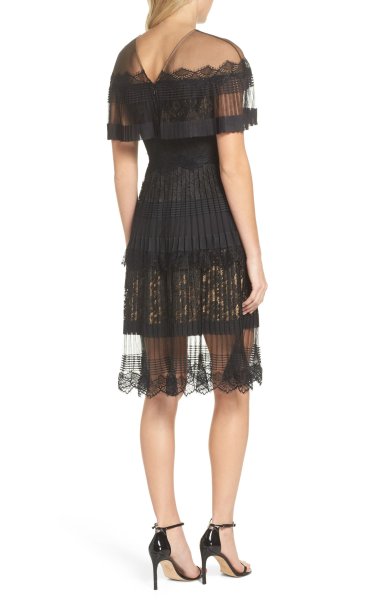 画像2: 【篠原涼子さんご着用、25ans掲載】Tadashi Shoji タダシショージ　フリンジメッシュドレス　ブラック (2)