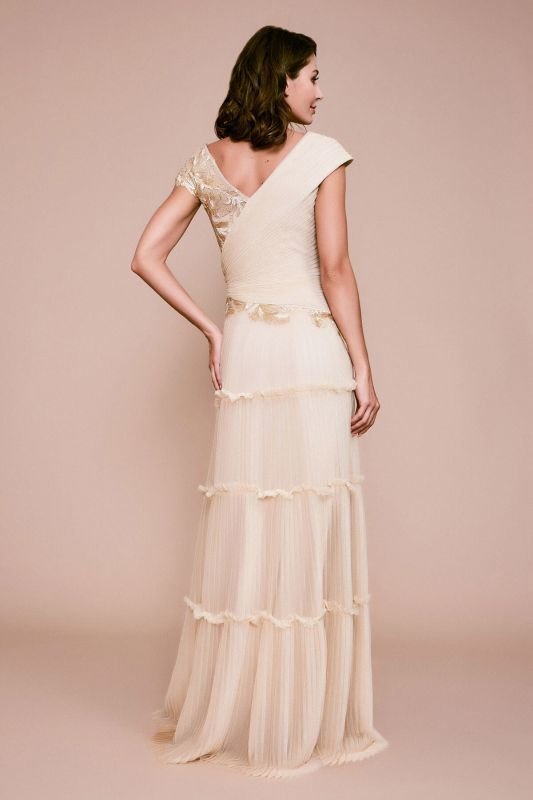画像3: 再販売セール！【朝比奈彩さん、有村実樹さん着用】Tadashi Shoji タダシショージ  SOVANN　刺繍チュールドレス　ゴールド系、ベージュ (3)