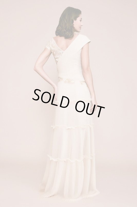 画像3: 再販売セール！【朝比奈彩さん、有村実樹さん着用】Tadashi Shoji タダシショージ  SOVANN　刺繍チュールドレス　ゴールド系、ベージュ (3)