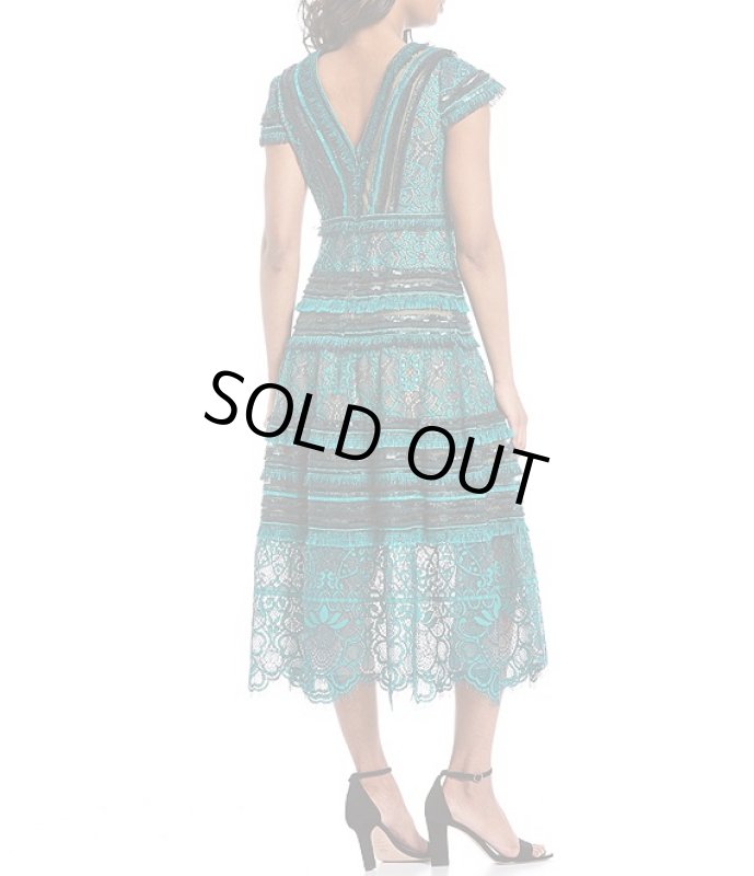 画像2: 【宇垣美里さん、橋本マナミさん、おのののかさん着用】Tadashi Shoji タダシショージ   V Neck Texture Lace Midi Dress グリーン系 (2)