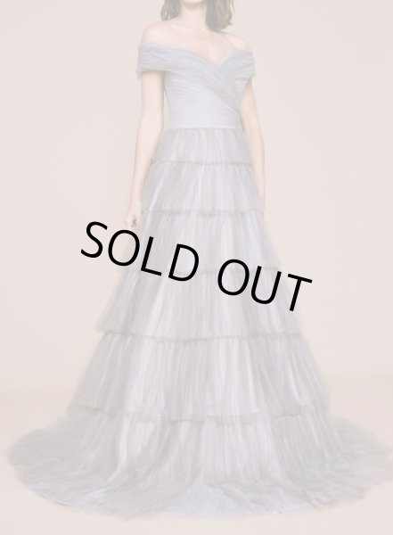 画像2: 限定セール!【Eris Baker着用】Tadashi Shoji タダシショージ  TARO オフショルダーチュールドレス グレー系 (2)