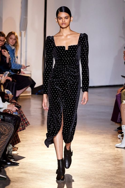 田中みな実さん、滝沢カレンさん、MEGUMIさん着用】Self Portrait