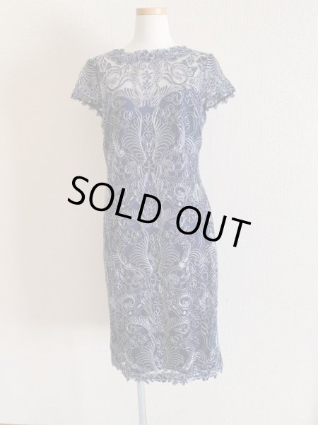 画像4: 【ドラマ「ConneXion」に衣装提供】Tadashi Shoji  タダシショージ Corded Embroidery on Tulle Cap Sleeve Dress ネイビー・シルバー (4)