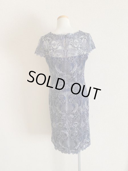 画像5: 【ドラマ「ConneXion」に衣装提供】Tadashi Shoji  タダシショージ Corded Embroidery on Tulle Cap Sleeve Dress ネイビー・シルバー (5)