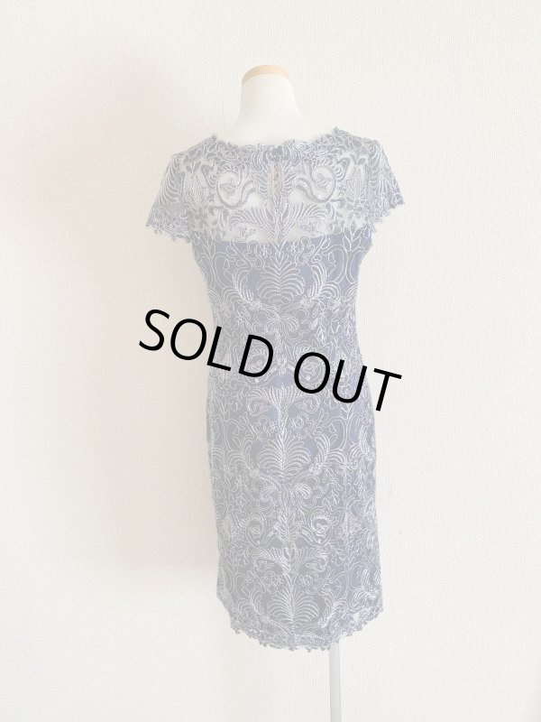 画像5: 【ドラマ「ConneXion」に衣装提供】Tadashi Shoji  タダシショージ Corded Embroidery on Tulle Cap Sleeve Dress　ネイビー・シルバー (5)