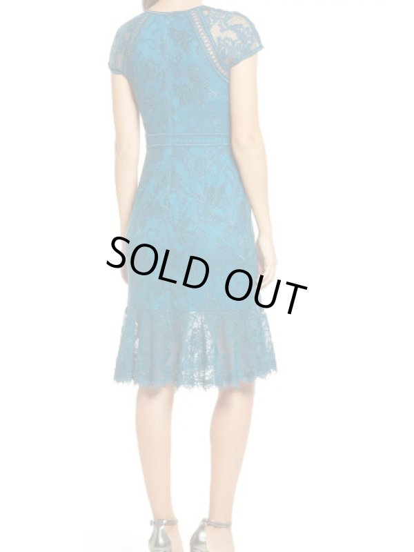 画像2: Tadashi Shoji タダシショージ   Lace Cap Sleeve Cocktail Dress　ブルー、グリーン系 (2)