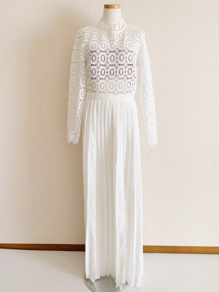 画像4: 【キャサリン妃、夏菜さん、堀未央奈さん他ご愛用】Self Portrait セルフポートレイト Pleated Crochet Maxi Dress  41801 (4)