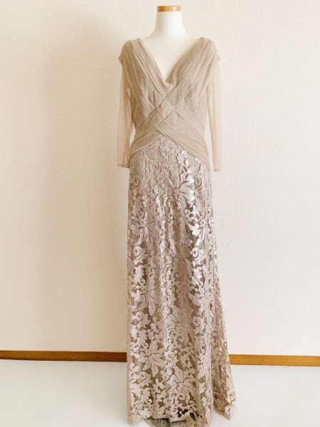 画像2: 【杉本彩さん着用】Tadashi Shoji  タダシショージ  Sequin Lace Gown SAND ベージュ系  10181 (2)