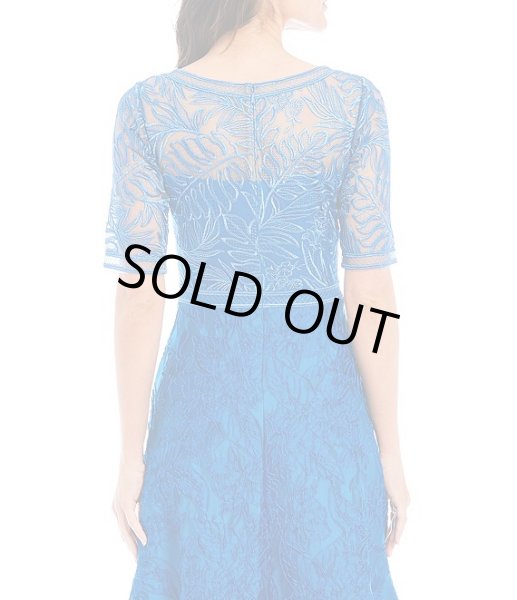画像3: 【アンミカさん着用】Tadashi Shoji タダシショージ   Mixed Media Lace Bodice Midi Dress ブルー系 (3)