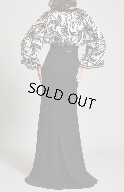 画像2: Tadashi Shoji  タダシショージ　KAIRI kimono gown ブラック、アイボリー系 (2)