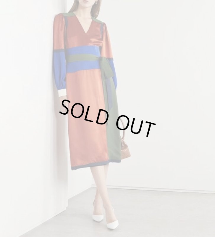 画像1: 1点のみ即発！【ドラマに衣装提供】Tory Burch トリーバーチ Kola カラーブロック シルクドレス｜上質サテンで魅せる大人の洗練ワンピース  82201 (1)