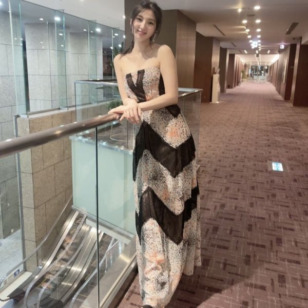 画像5: 【福井セリナさん、綺咲愛里さんに衣装提供】BCBGMAXAZRIA  Elle Print and Lace Blocked Halter Dress  09121 (5)