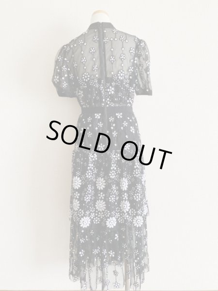 画像4: 再販売!【広末涼子さんご着用】Self Portrait セルフポートレート Deco Sequin Crew Neck Midi Dress (4)