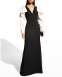 画像1: 【訳アリ特価】Tadashi Shoji タダシショージ  Bow-Shoulder Two-Tone Crepe Gown  ブラック、アイボリー  4301 (1)