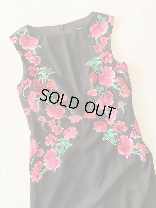 画像6: Tadashi Shoji  タダシショージ SAMAR 花柄刺繍ロングドレス　ブラック、ピンク (6)