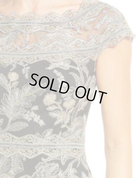 画像3: Tadashi Shoji  タダシショージ DENNEY Boat Neck Corded Lace Gown ブラック、グレー系 (3)
