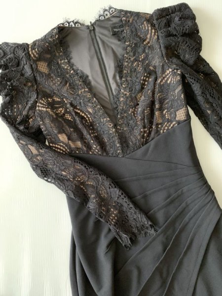 画像7: Tadashi Shoji タダシショージ  MARSHAL CREPE & LACE GOWN  ブラック (7)