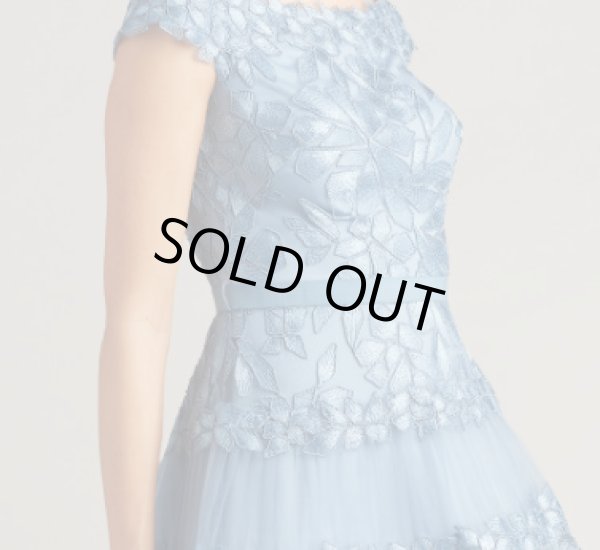 画像3: セール!1点のみ即発!【白石麻衣さん着用】Tadashi Shoji  タダシショージ  オフショルダー花柄レースドレス ブルー系  41101 (3)