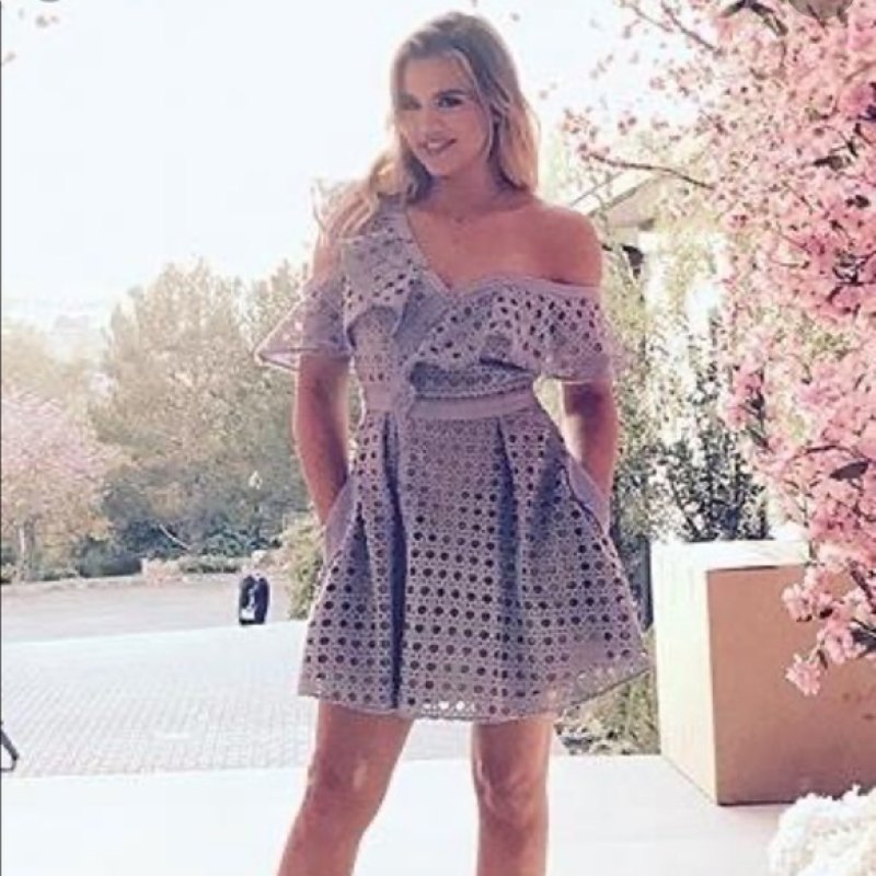 画像4: 【クロエカーダシアン、小嶋陽菜さんご着用】Self Portrait　セルフポートレート　 Lace Frill Mini Dress ブルー (4)