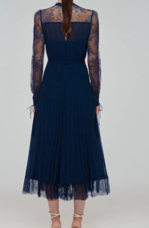 画像2: 【パリスヒルトン愛用】Self Portrait　セルフポートレート　 Navy Lace Trim Midi Dress  31303 (2)