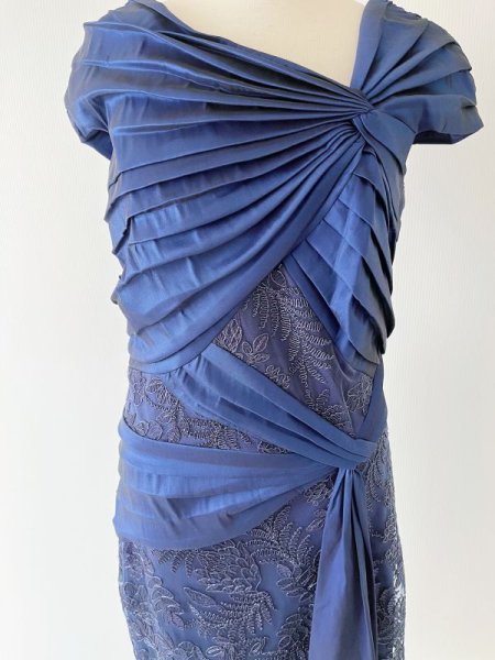 画像4: 限定セール!Tadashi Shoji タダシショージ  Larch ドレープタフタドレス ブルー、ネイビー系 (4)