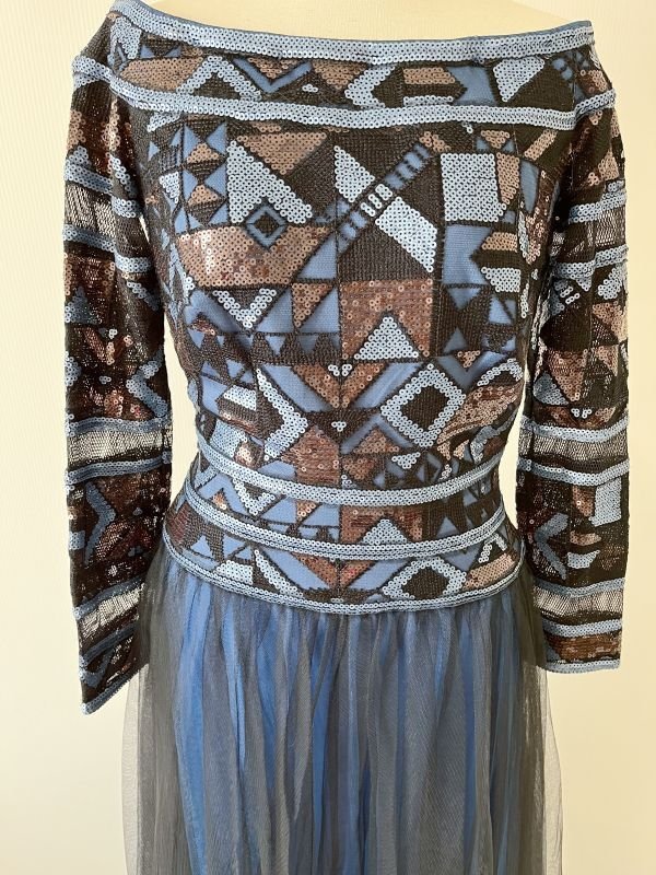 画像4: 即発！ Tadashi Shoji  タダシショージ　スパンコールオフショルダーチュールドレス　ブルー系  12171 (4)