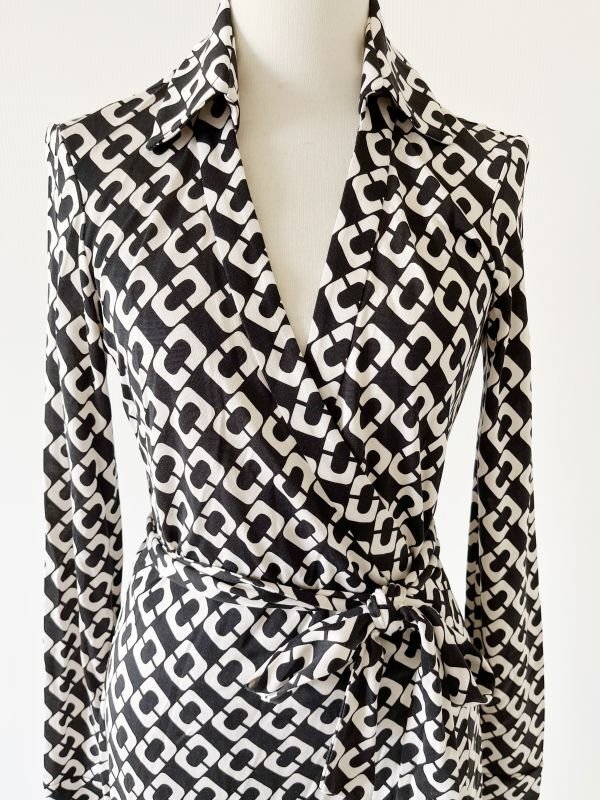 画像4: 【パリスヒルトン愛用】Diane von Furstenberg　ダイアンフォンファステンバーグ　 New Jeanne Two Wrap Dress　Chainlink Black  42401 (4)
