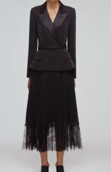 画像1: 再販売！【キャサリン皇太子妃ご愛用】Self Portrait　セルフポートレート  Black Tailored Crepe and Chiffon Midi Dress (1)