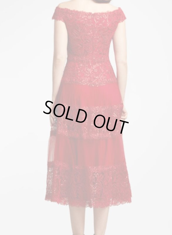 画像2: 限定セール！【平野綾さん着用】Tadashi Shoji  タダシショージ  　ALYA SEQUIN EMBROIDERED MIDI DRESS　レッド系 (2)