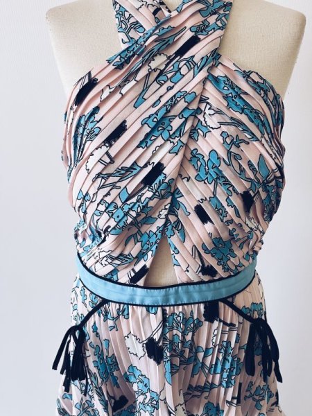 画像4: 【TWICE ツウィ着用】Self Portrait セルフポートレート Cross-Front Pleated Floral Halter Dress  5101 (4)